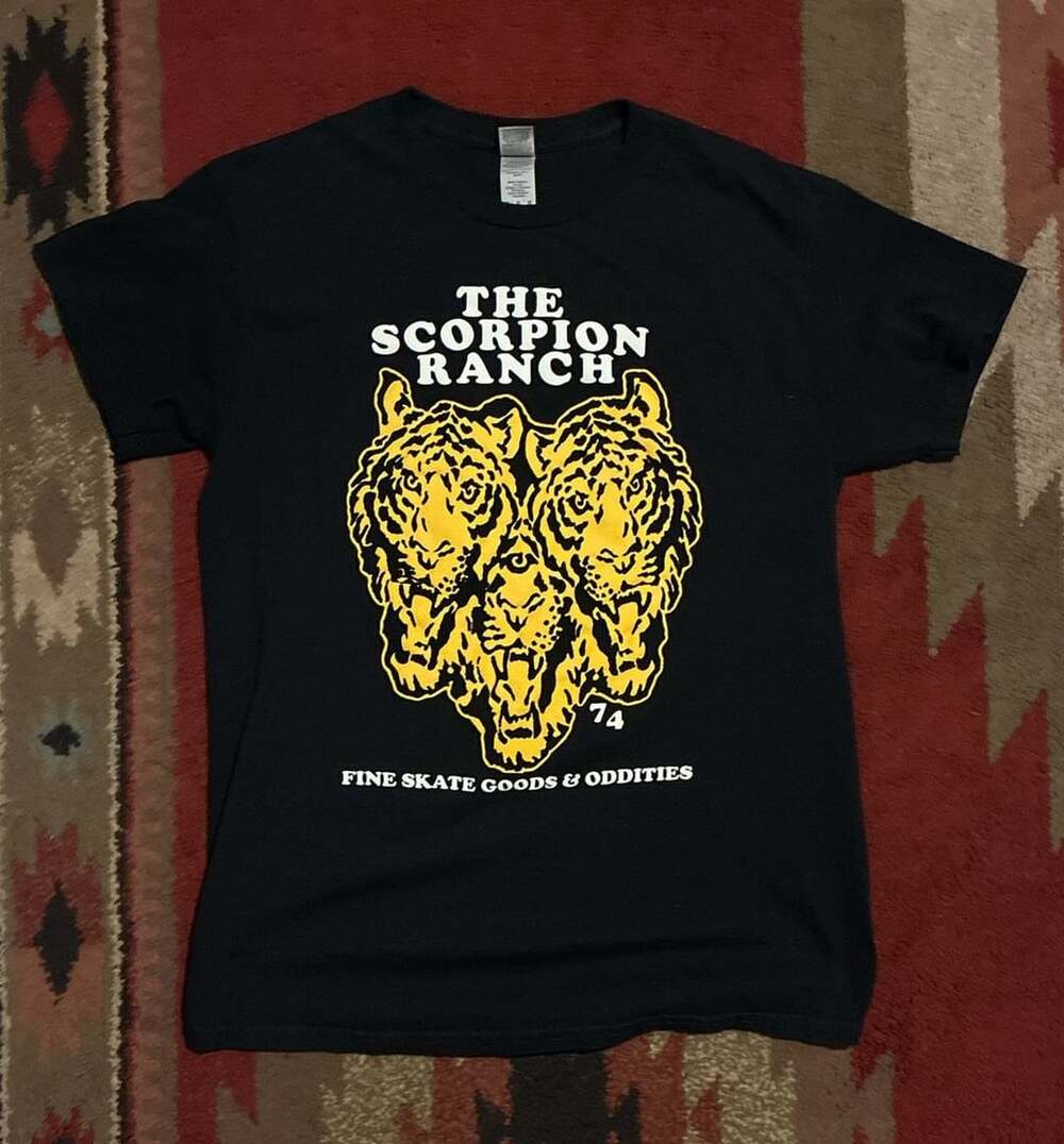 Gildan The Scorpion Ranch T-Shirt Size M Black Graphic Tee